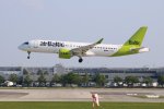 Air Baltic, YL-CSB, MUC 23.07.2021.jpg