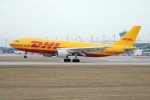 DHL Airways, D-AEAT, MUC 03.02.2022.jpg