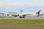 Qatar Airways, A350-900, MUC 19.04.2022.jpg