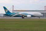 Oman Air, B787-8, MUC 27.04.2022.jpg