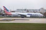 American Airlines, B777-200, MUC 25.10.2024.jpg