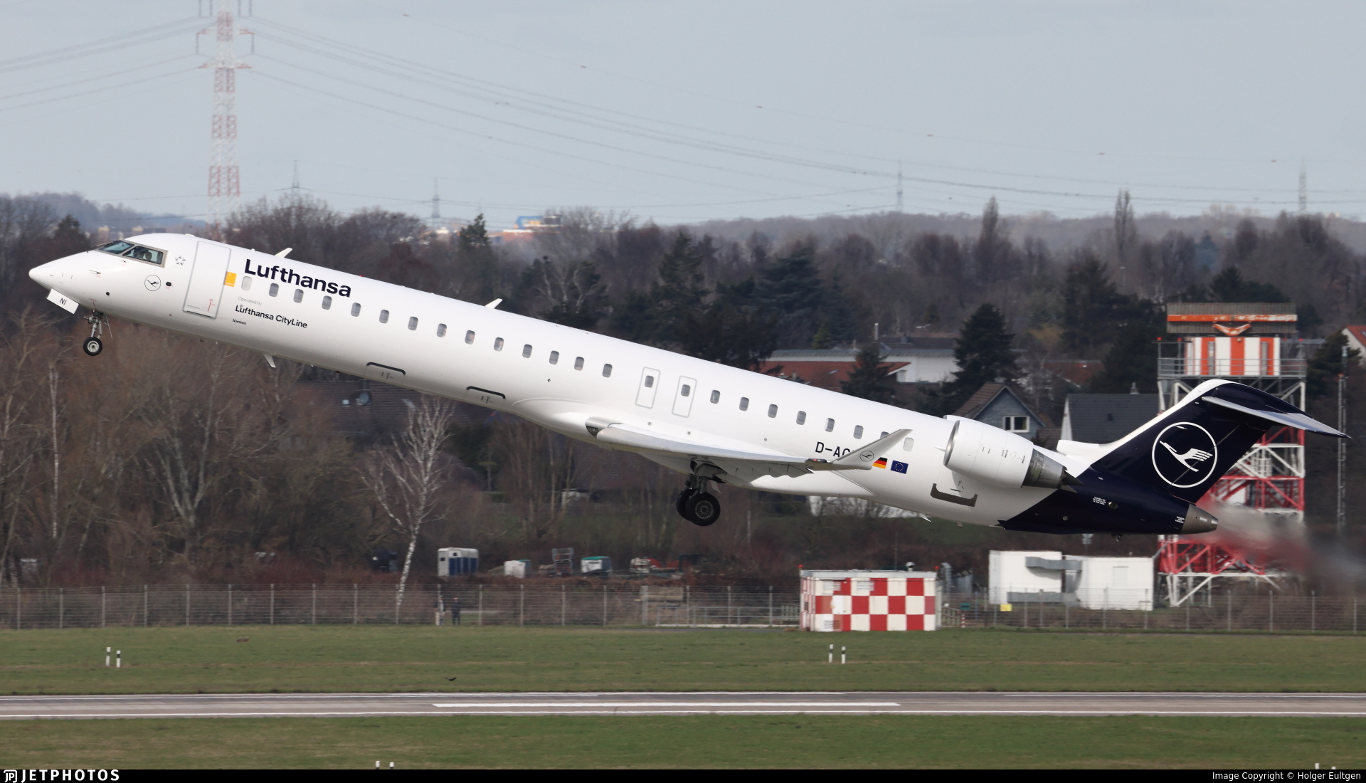 www.jetphotos.com