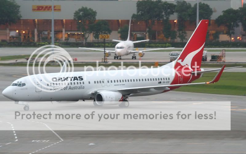 qantas_738.jpg