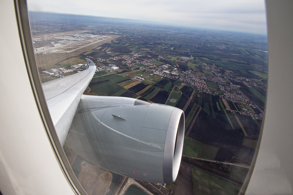 Business_Class_Qatar_Airways_Doha_24.jpg
