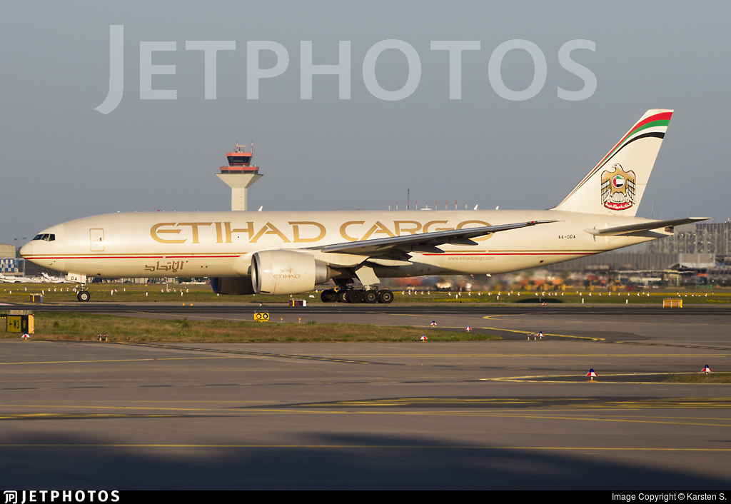 www.jetphotos.com